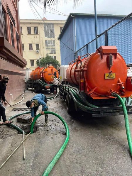 Xe bồn hút hầm cầu Greenfix24h tại khu công nghiệp