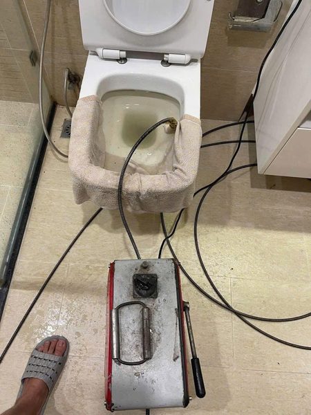 Thông tắc bồn cầu toilet tại TP.HCM